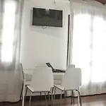 Barcelona Beach Apartments *